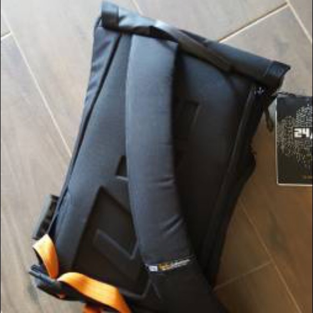 24/7 Traffic Collection Slingbag